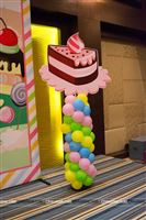 Cute cup cake cutout to bring out the theme of the party